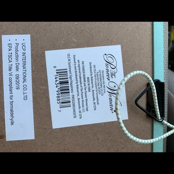 Pioneer woman sign - Picture 2 of 3